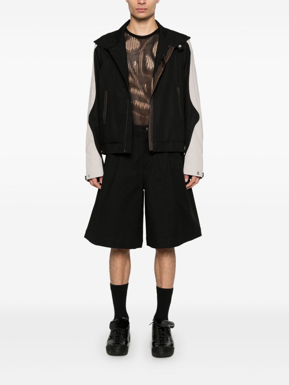 Static bermuda shorts
