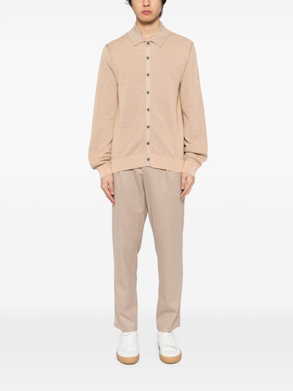 pleated trousers