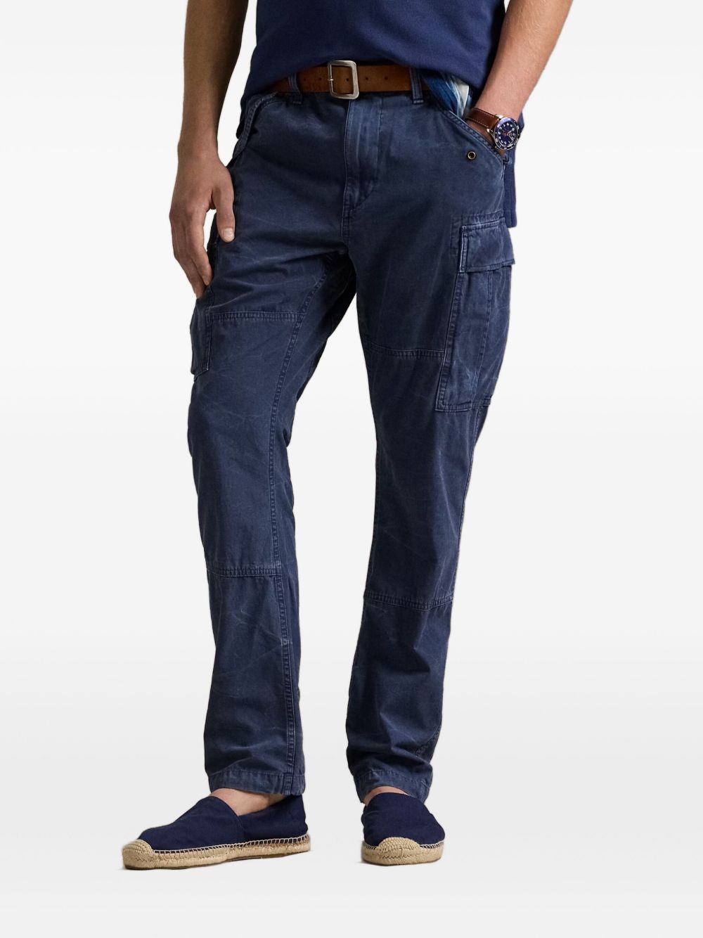 slim-cut cargo trousers