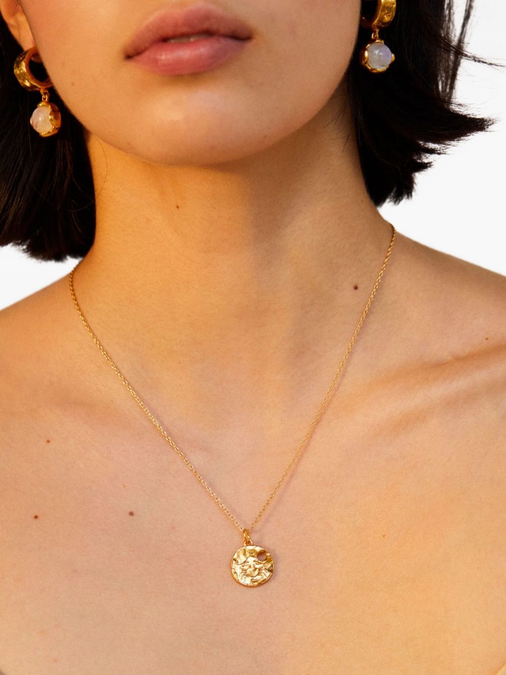 pendant necklace