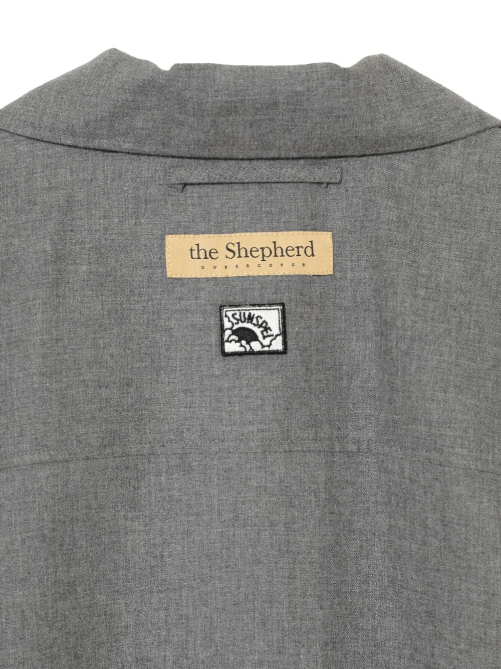 pocket-detail button-up shirt