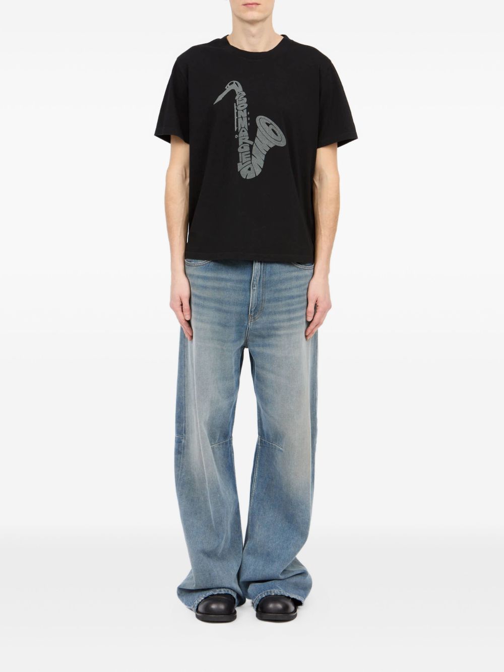 saxophone-print T-shirt