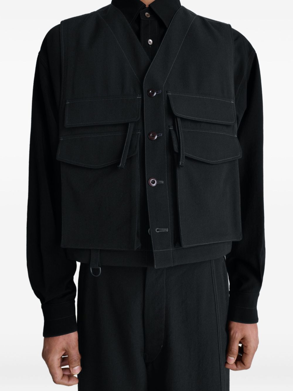 utility button-fastening gilet
