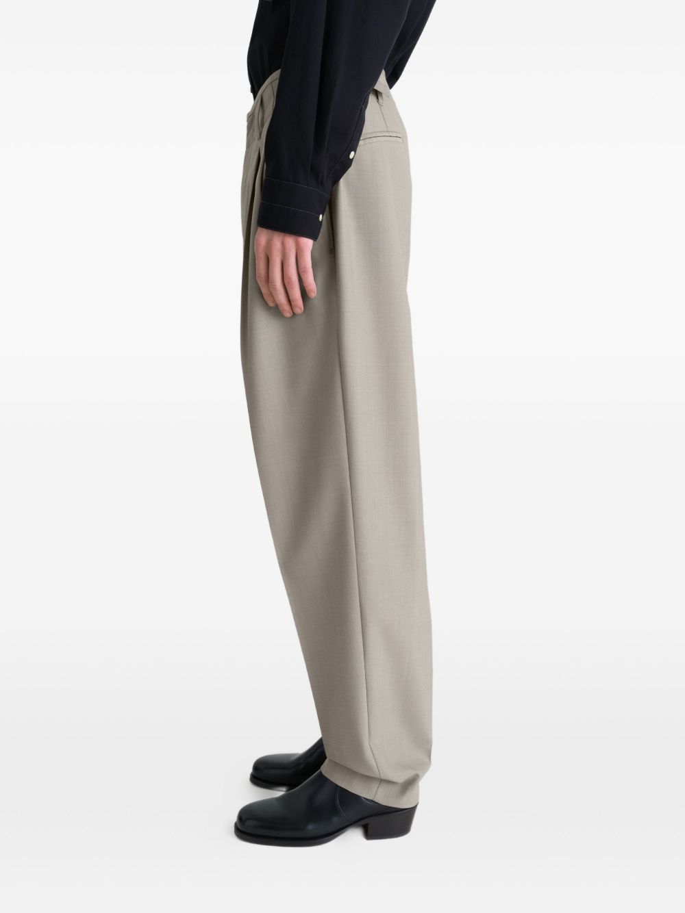 pleated-front side-adjustable trousers