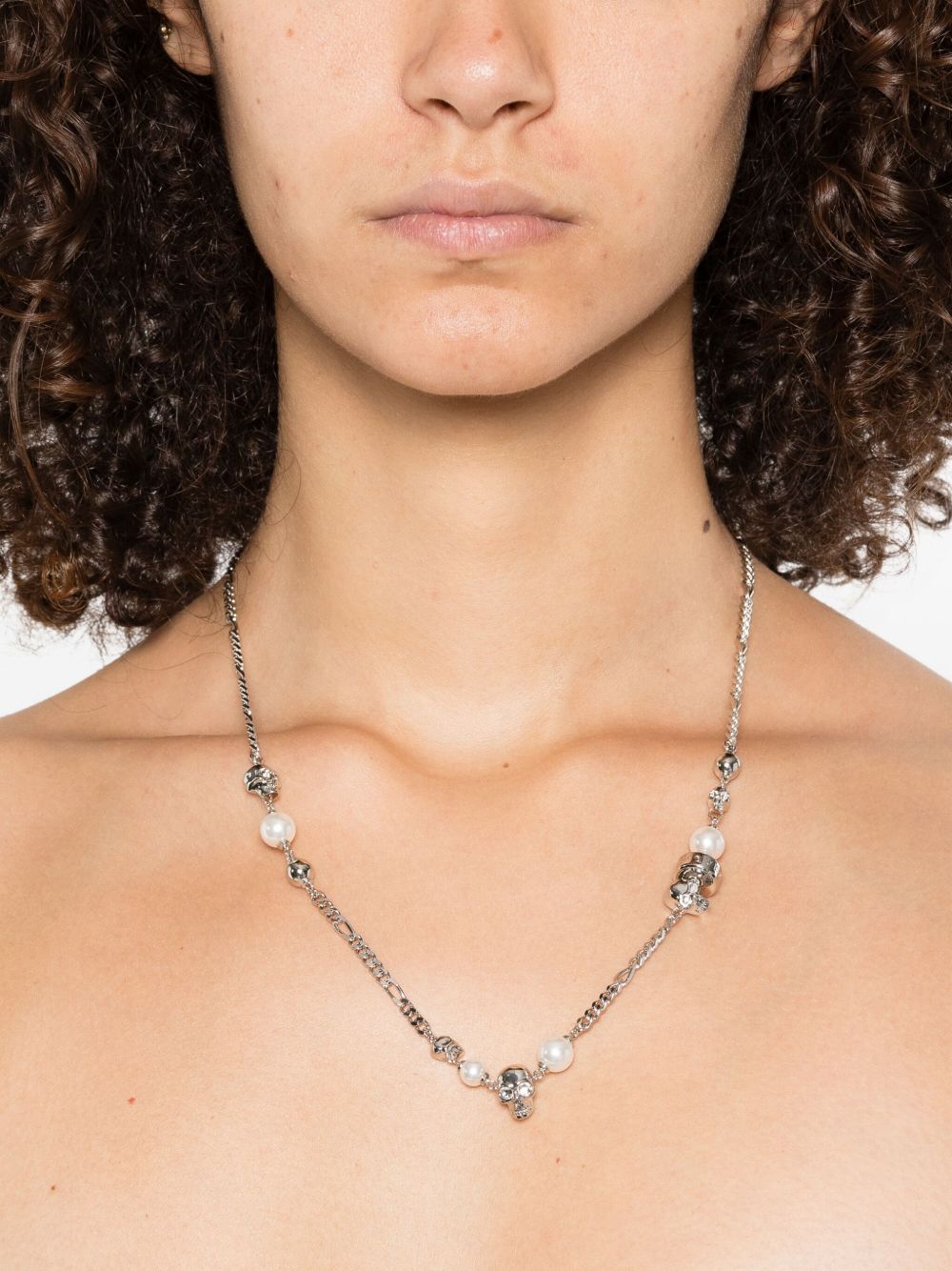 skull-charm curb-chain necklace