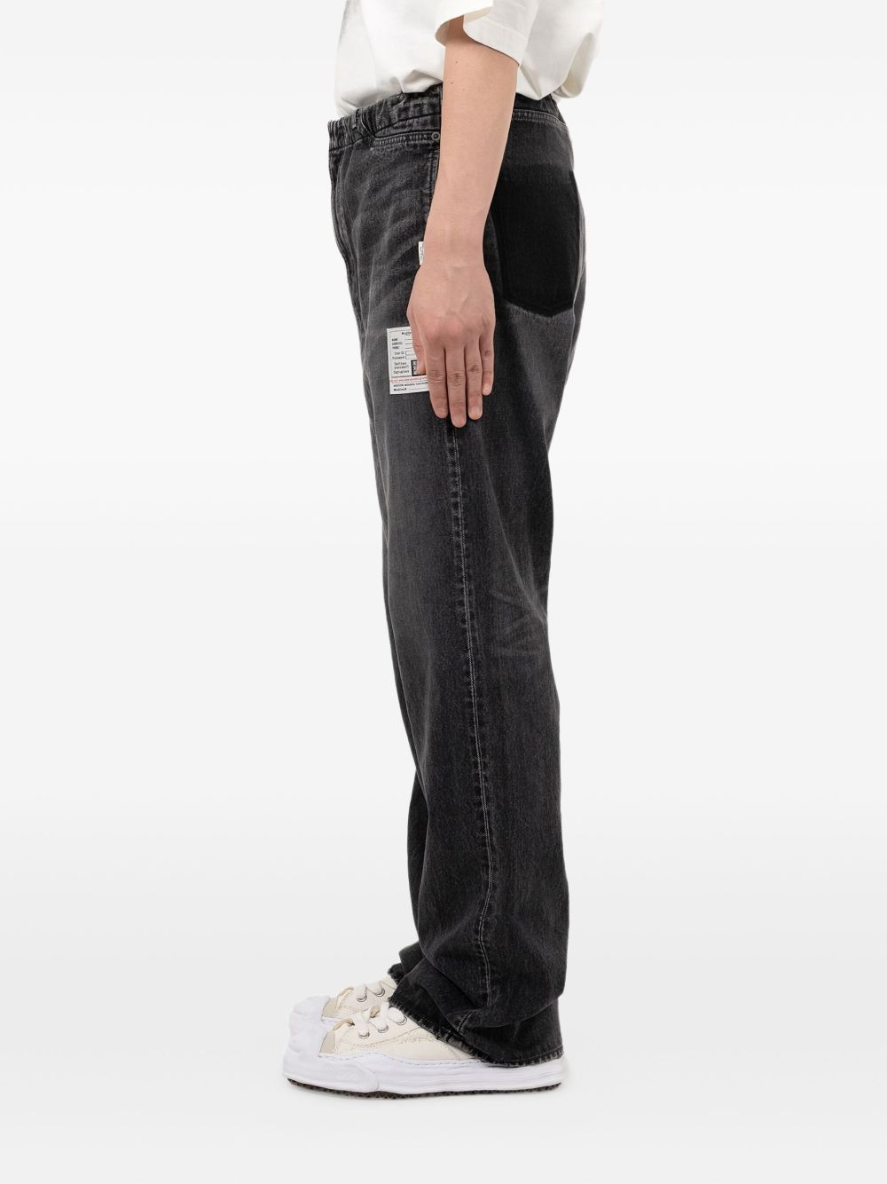 elastic-waist patch-pocket jeans