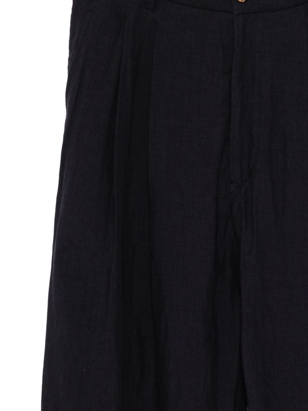 linen trousers