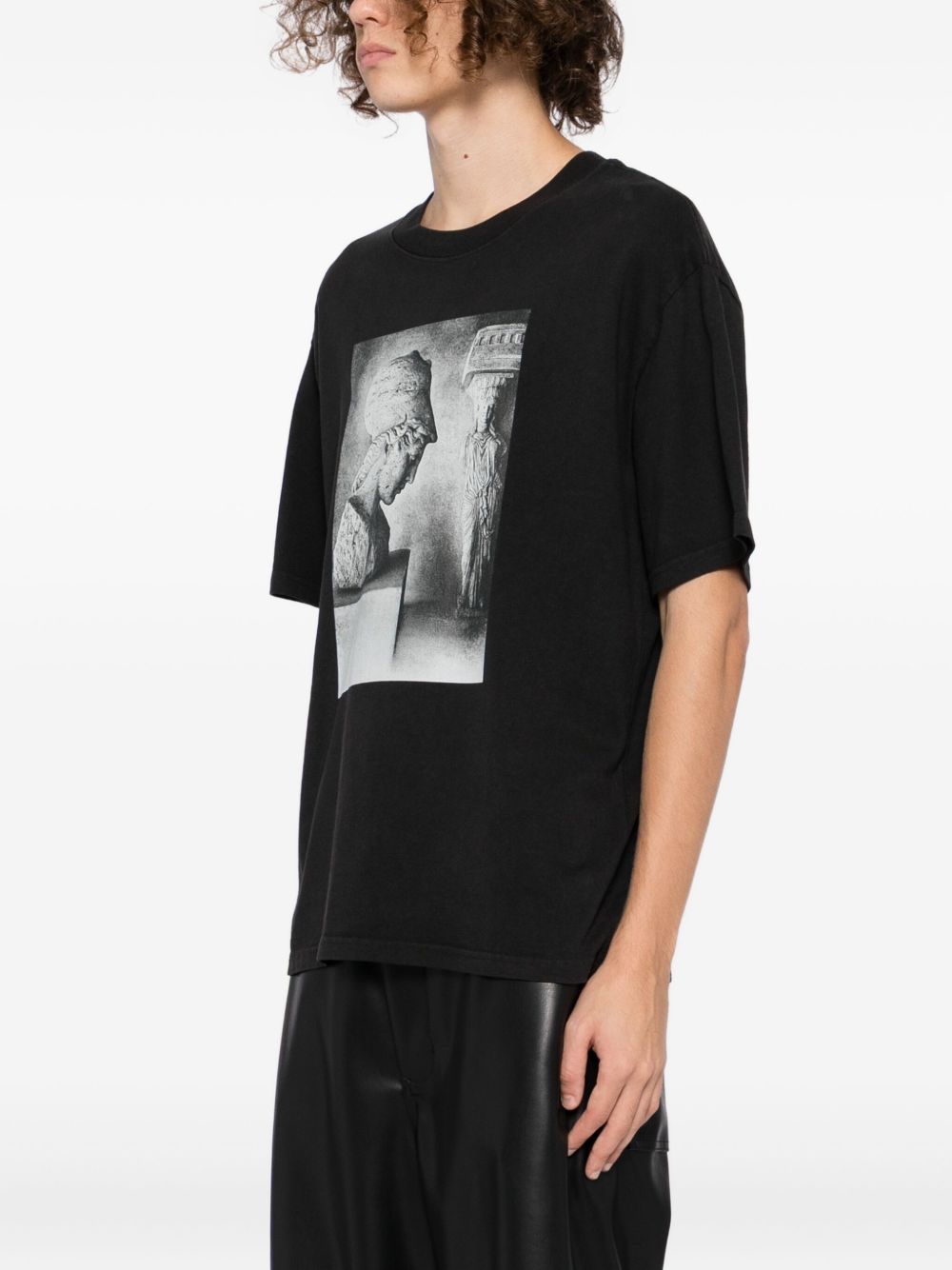 graphic-print T-shirt