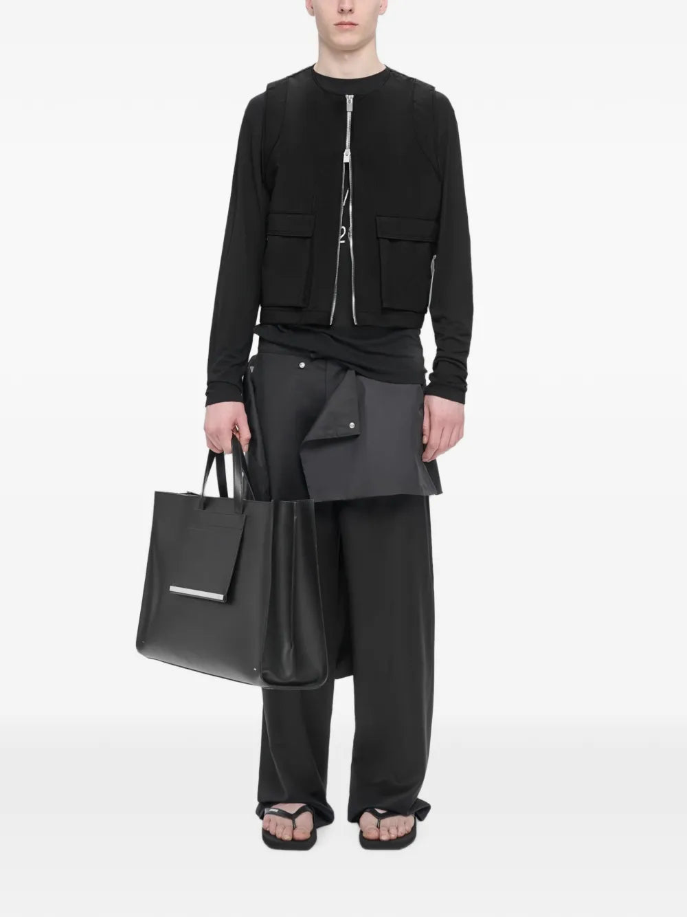 Motility multi-pocket zip-up vest