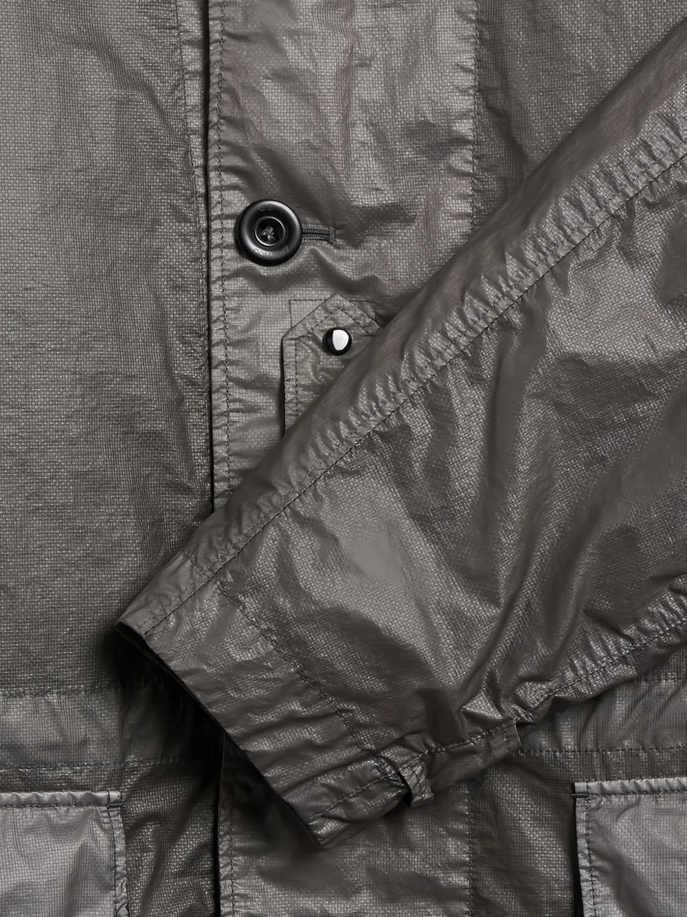 Lens-detail layered coat