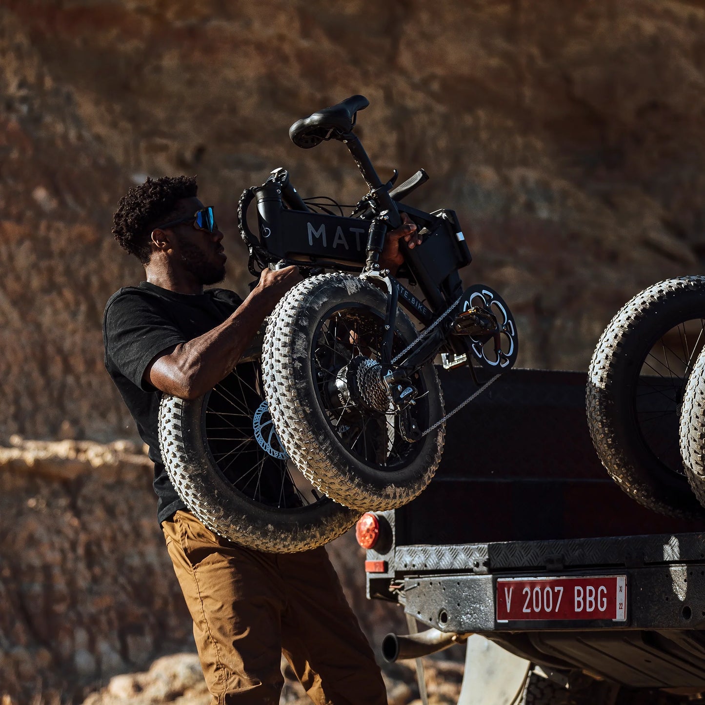 Mate X 250W Interstellar Black Bike