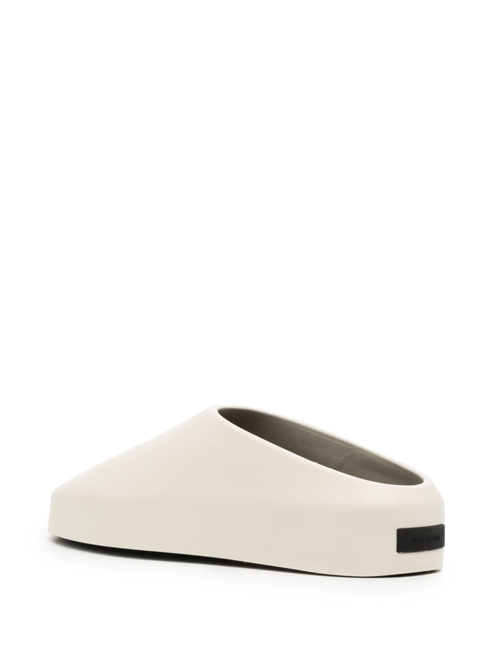 The California 2.0 slippers