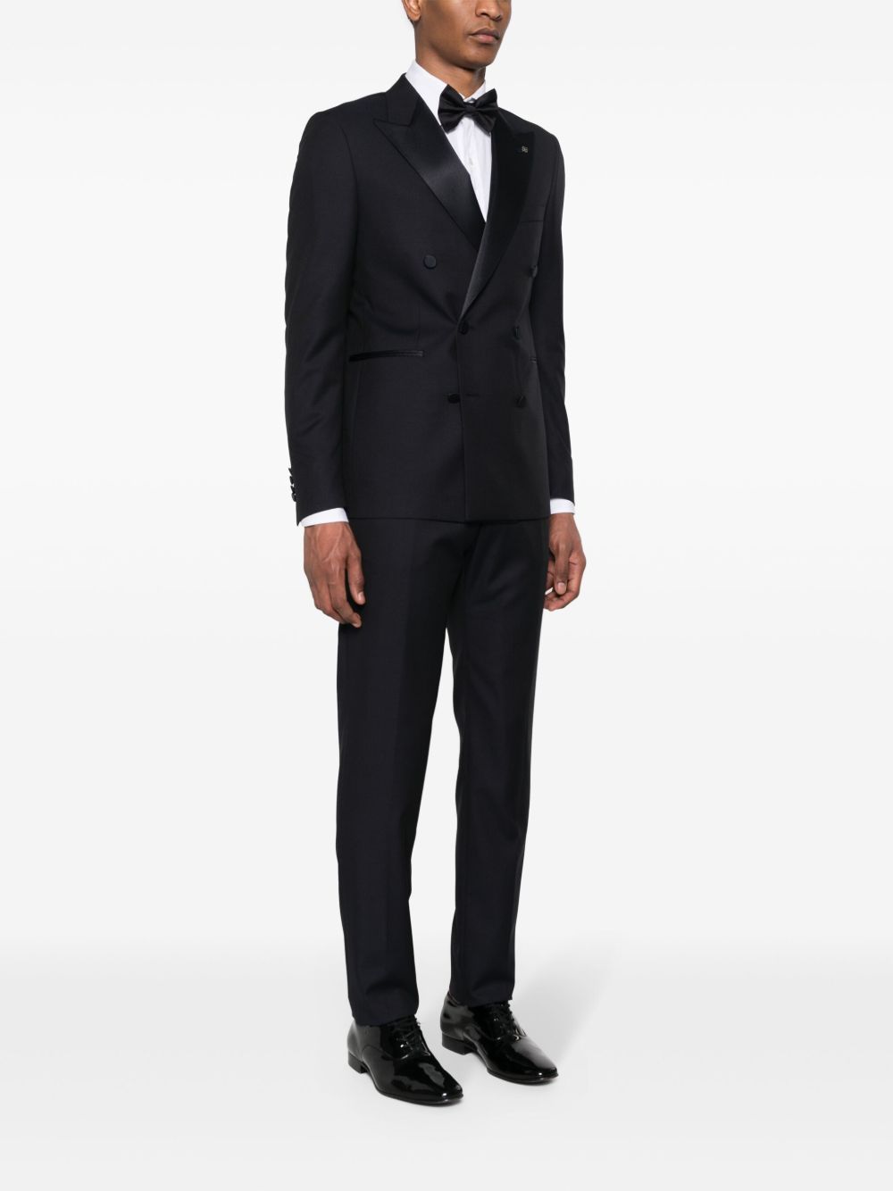 single-breasted suit