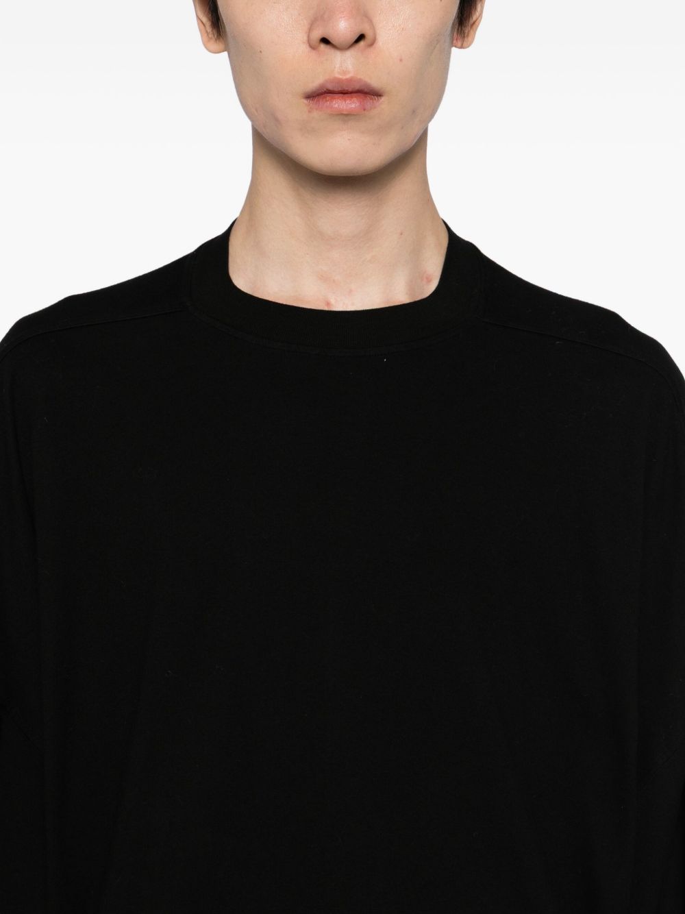 short-sleeved T-shirt