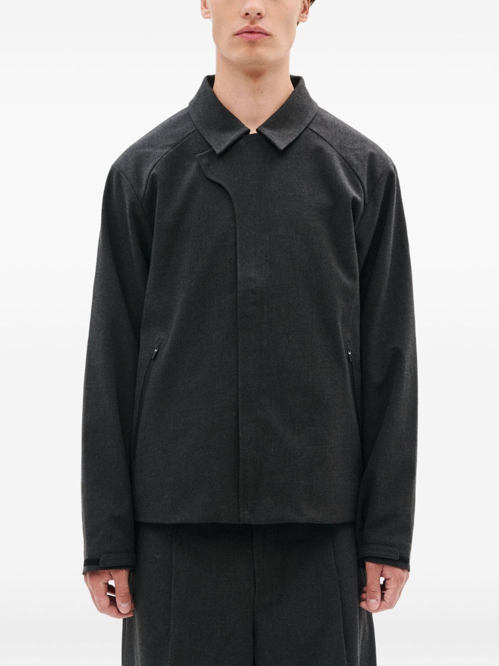 zip-fastening collared jacket