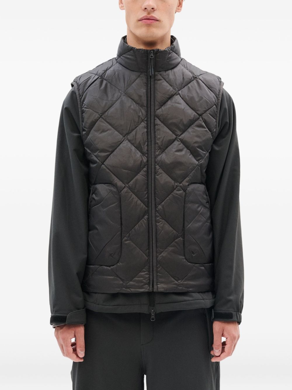 quilted diamond-pattern gilet