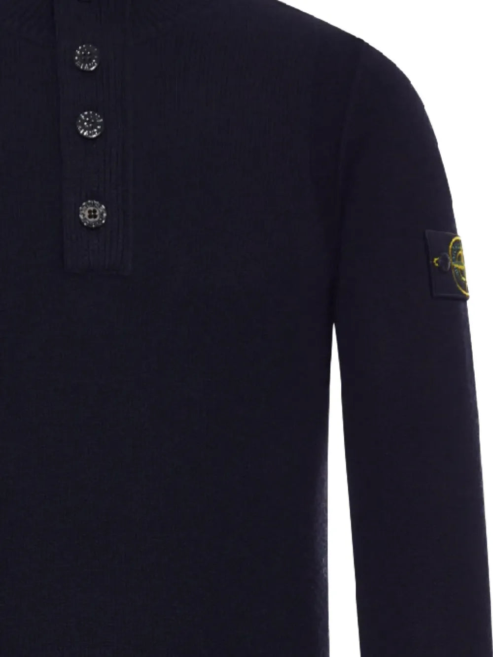 button-fastening polo shirt