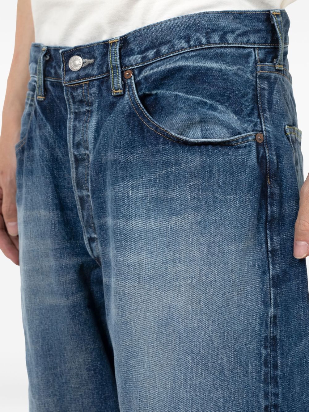 button jeans