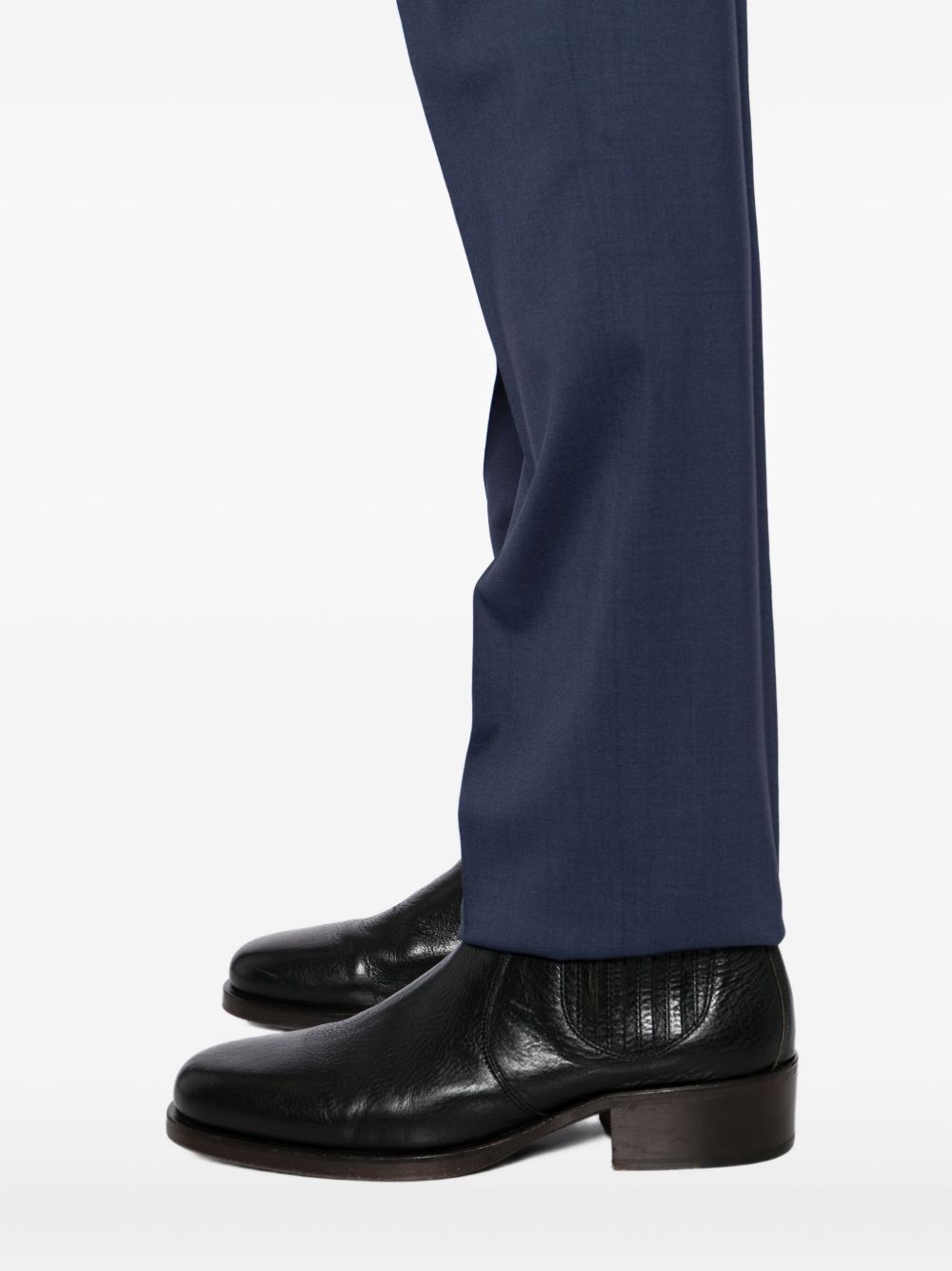 single-breasted suit