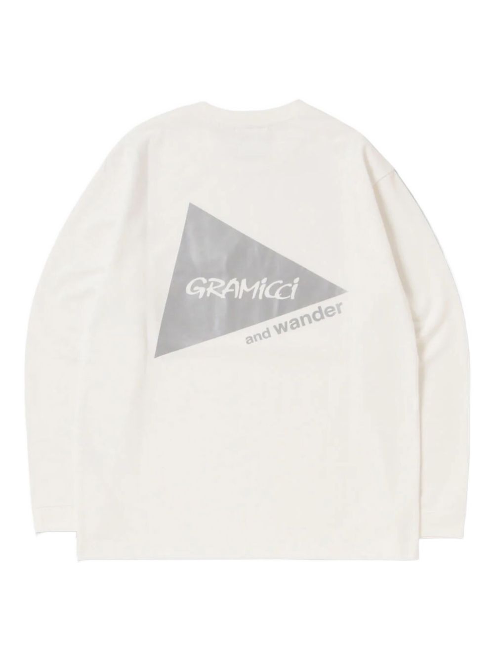 chest-pocket long-sleeve T-shirt