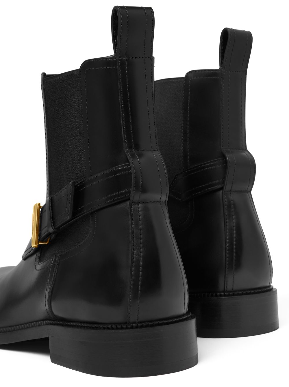 round-toe boots