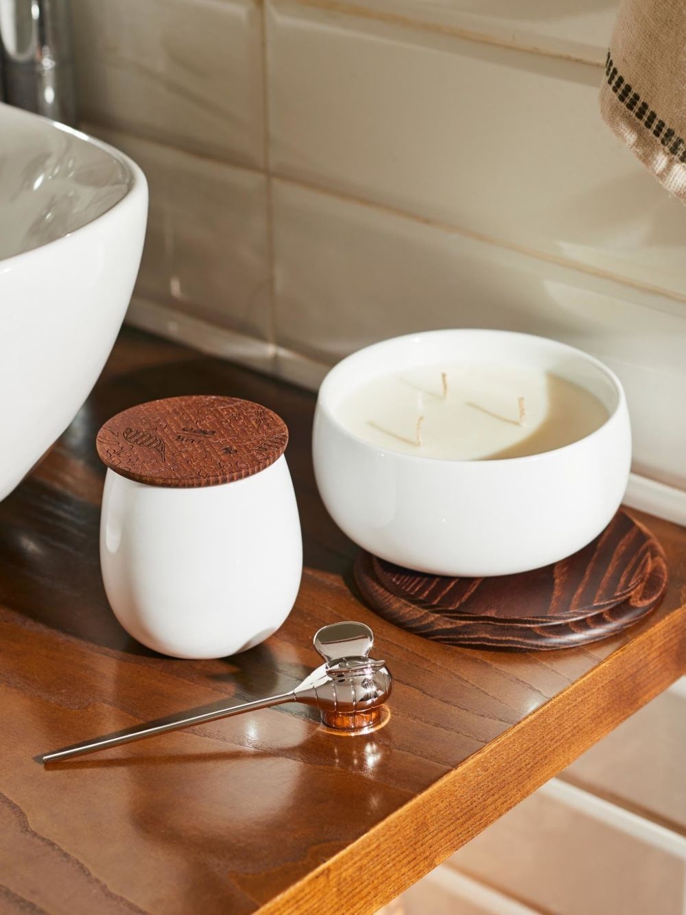 Bzzz winged candle snuffer