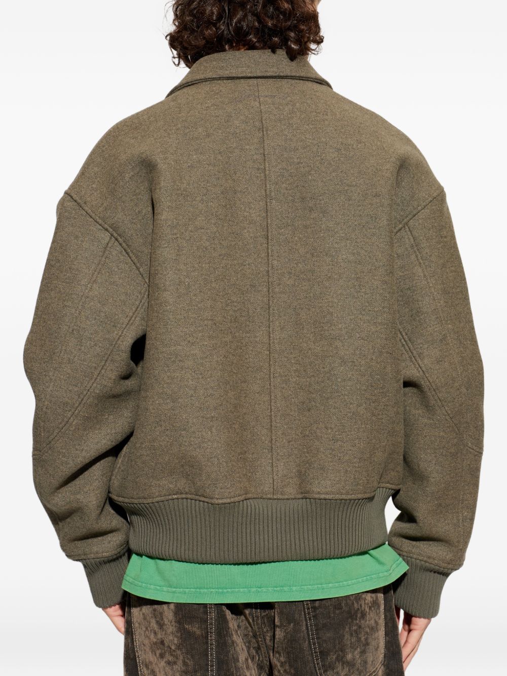 button collar jacket