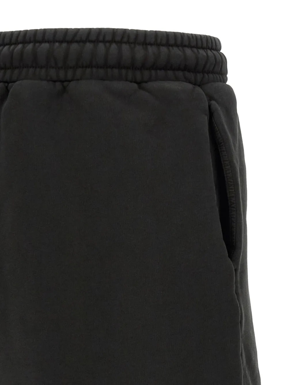 elasticated logo patch bermuda shorts