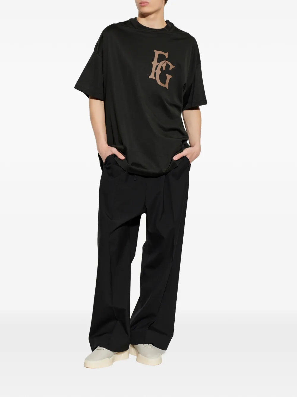 43 logo-print T-shirt