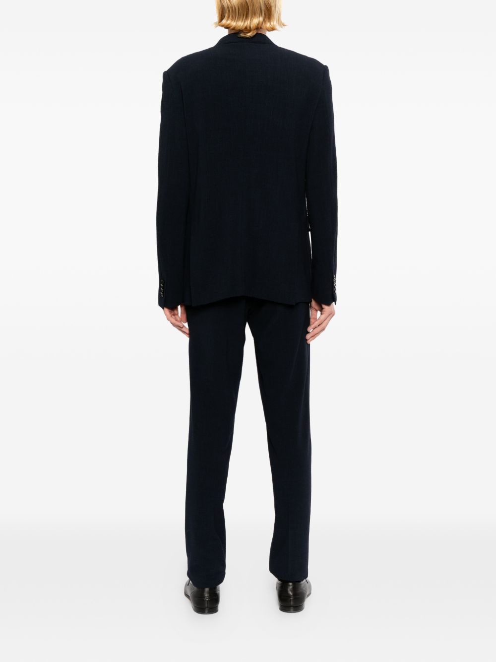 single-breasted notched-lapels suit