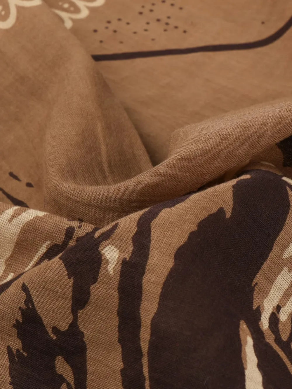graphic-print cotton scarf