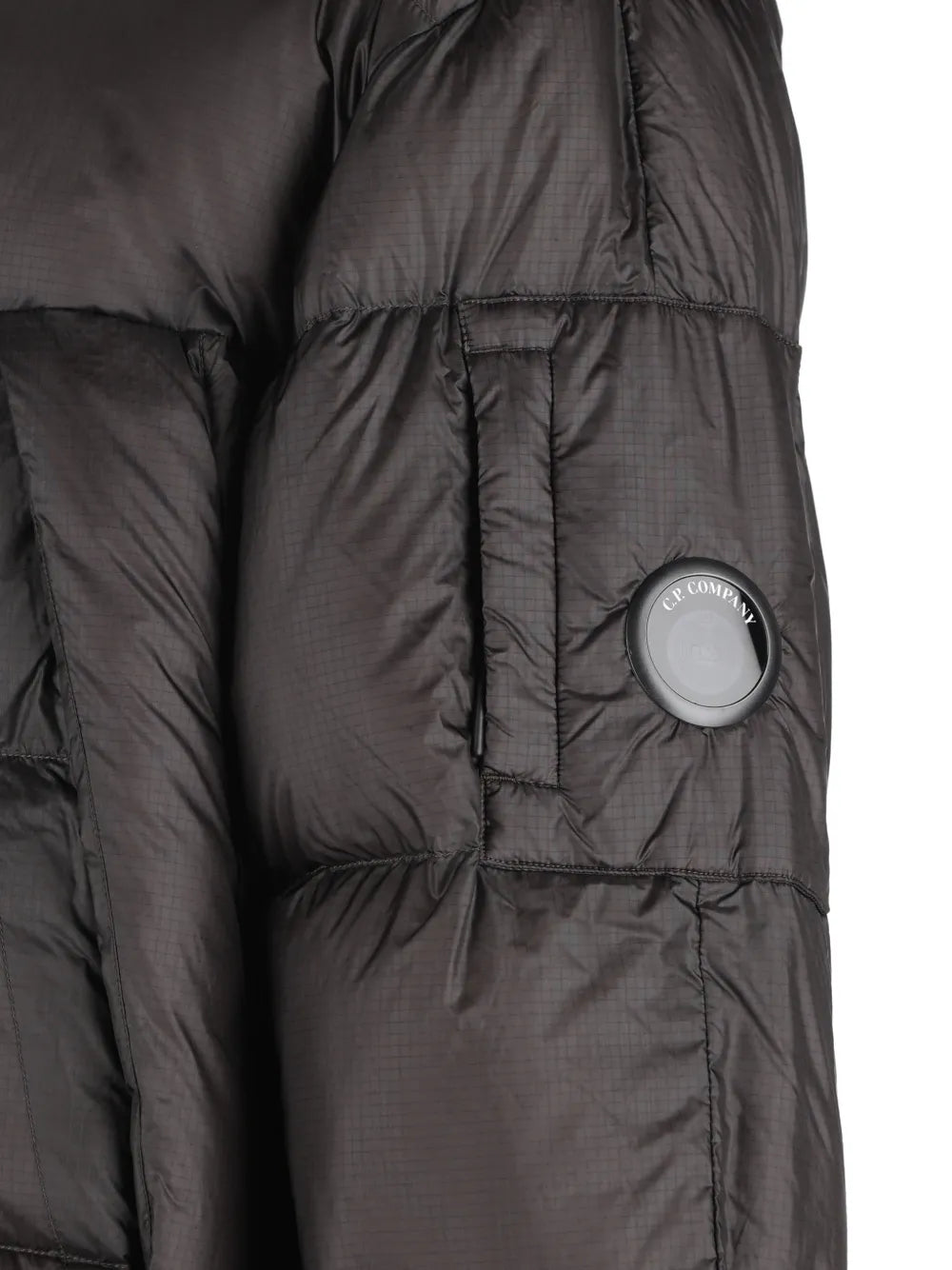 Goggle-detail quilted jacket
