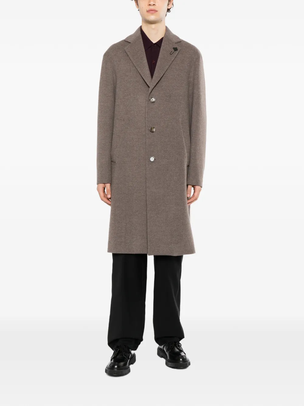 single-breasted notched-lapels coat