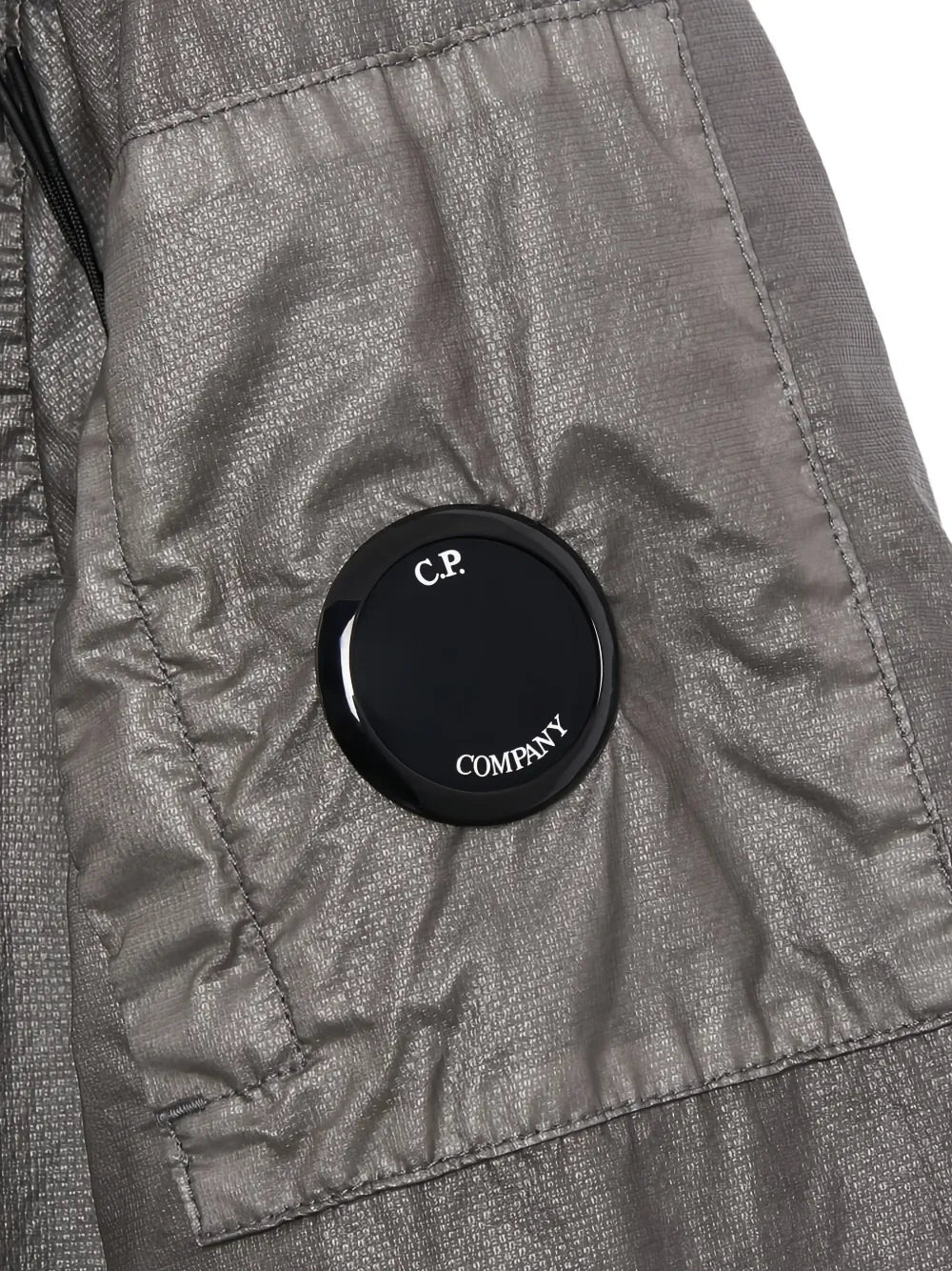 Lens-detail layered coat